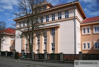 Školní budova v Sokolově, Komenského 7
