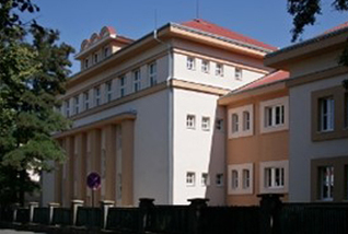 Budova v Kynšperku nad Ohří v ulici Školní 764 (1933 až současnost)